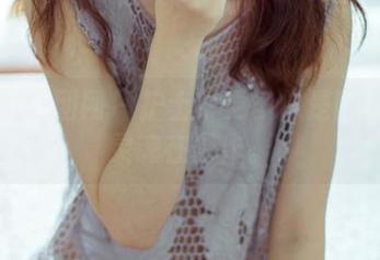 GIRLT果团网 – 护士？更多像是陈雅漫的灵魂在工作。