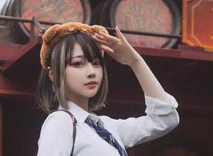 “Halo_酱”的新作《艾米莉亚》，分享这绚烂背后的微妙气氛
