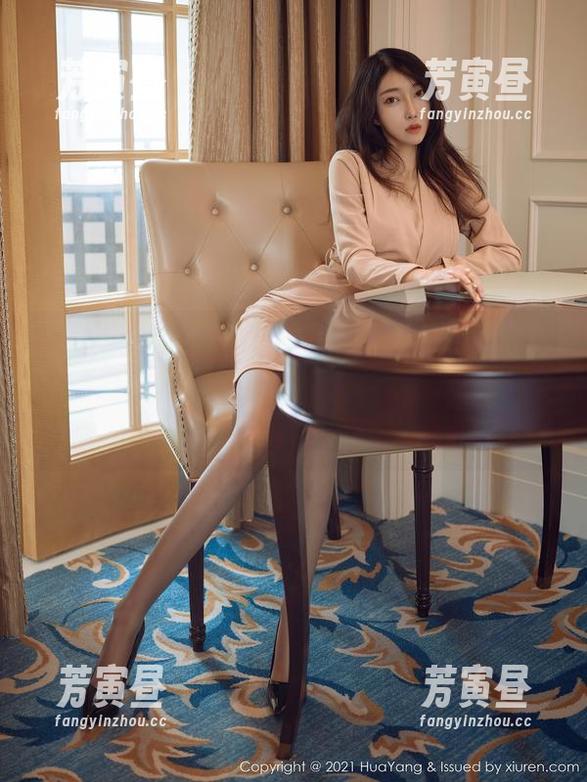 HuaYang花漾 - 看小海臀Rena的兔女郎，原图和图集间的为啥总有种微妙的特别！