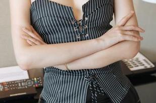 HuaYang花漾 – 赵惟依coco的甜蜜美图拼图，少女气息满满！