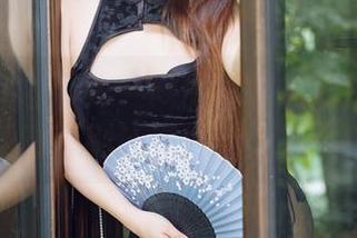 HuaYang花漾 – 顾欣怡的黑色写真，下载时可别让黑色给染指哦！