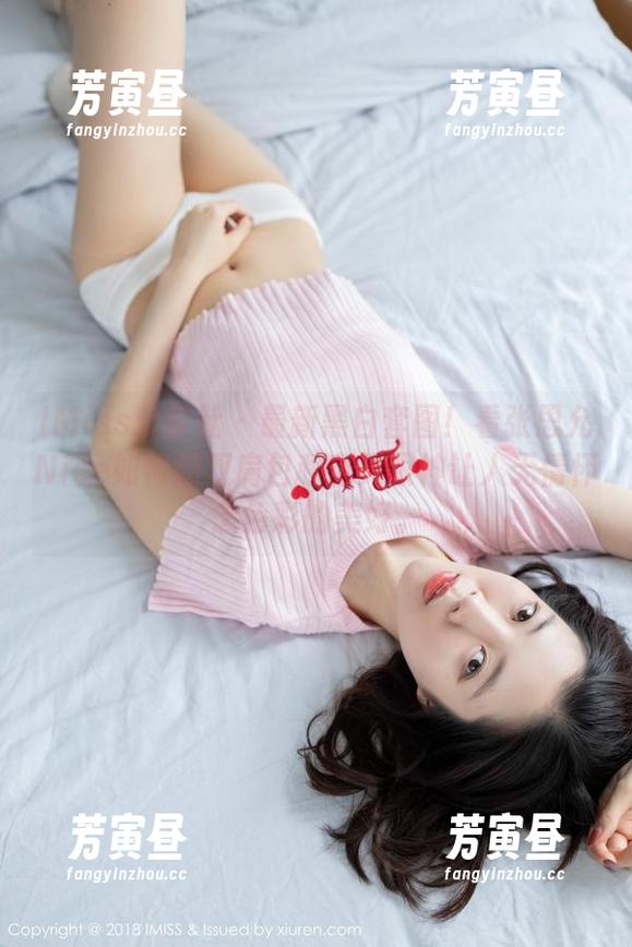 IMiss爱蜜社 - 最新黑白套图！看张思允Nice如何用双肩包和空灵眼神让人无情怀念色彩的美好。