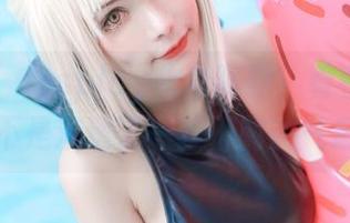 Kitkat Cosplay化身阿狸,看看这图片是不是渗透了一丝不羁的气息?