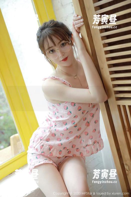 MFStar模范学院 - 大美妞儿灰丝写真，也许我该向我的袜子学习一下？