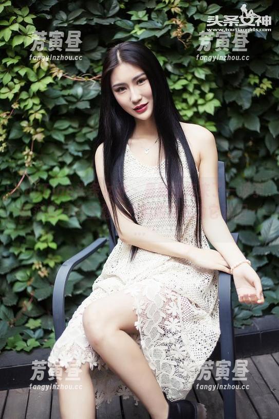 TouTiao头条女神 - 最新图库来了一波李丽莎的白色主题，我的眼睛在为它流泪……