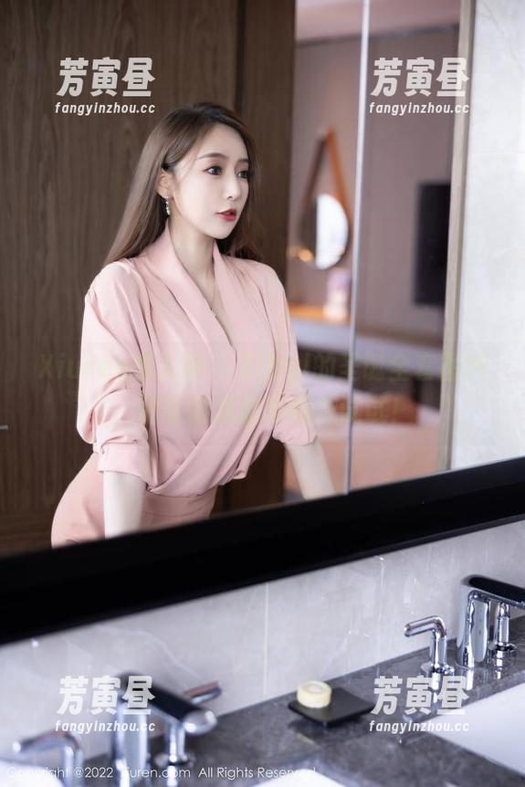 Xiuren秀人网 - Sibyl的圣诞全套图片，时髦得我赶紧也想试试！