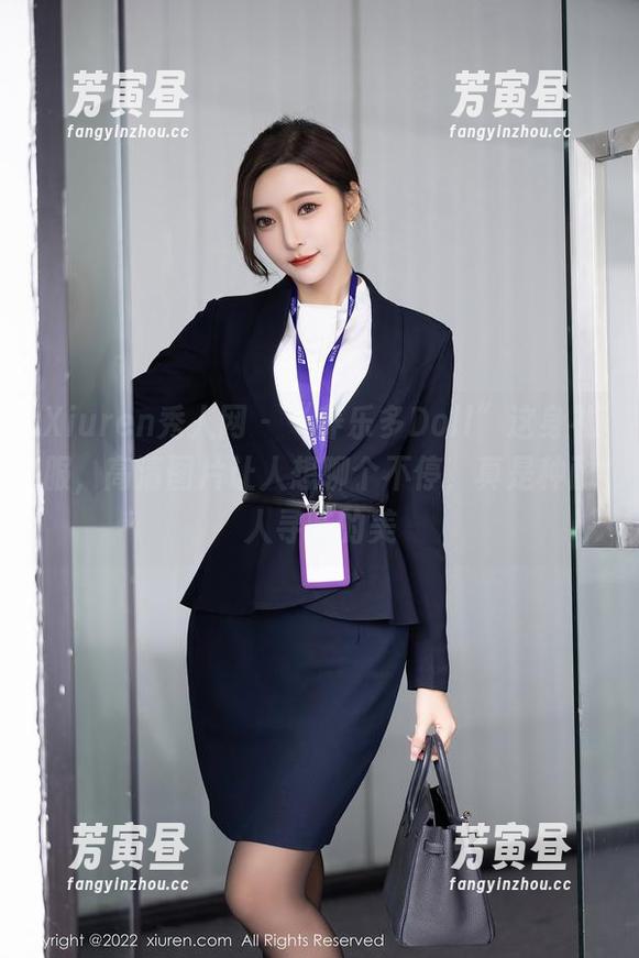 Xiuren秀人网 - “养乐多Doll”这身礼服，高清图片让人想聊个不停，真是种耐人寻味的美