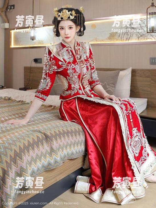 Xiuren秀人网 - 孔一红最新写真集：眼镜与自信，那绝配！