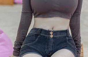 Xiuren秀人网 – 最新户外图册，小沫琳的身体和大自然，总有一处不合适。