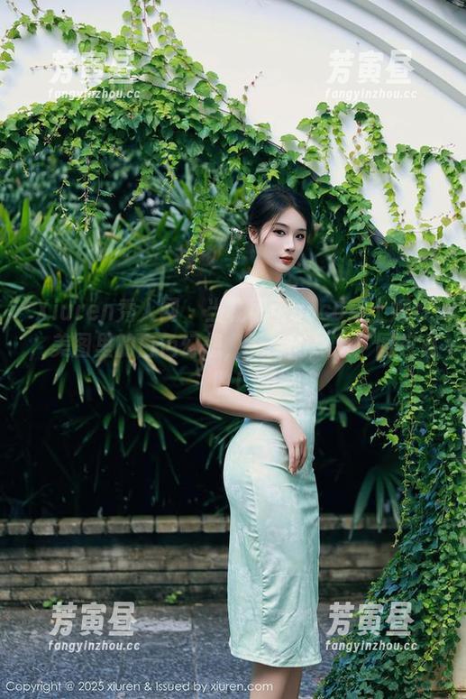 Xiuren秀人网 - 当杨可可coco穿上婚纱，美图里的白色幻想，无尽的想象！图包必收！