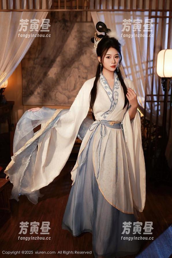Xiuren秀人网 - 校园里的小确幸：看看董媛媛Janel，图集下载去吧，不然后悔来不及哦！