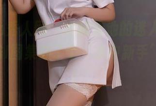 Xiuren秀人网 – 定制泳池的迷人画面，黄婧GIGI图集办了个‘水中新手’的表演！