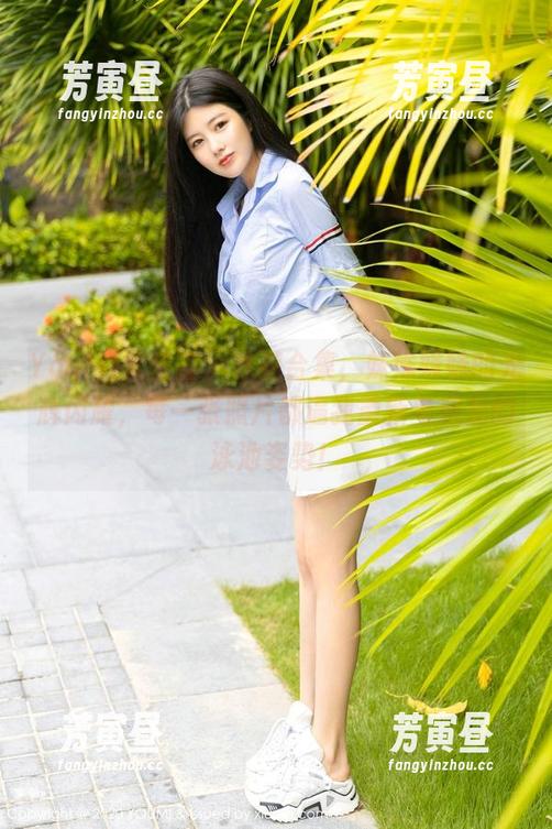 YouMi尤蜜荟 - 泳装合集，姝姝妹妹的光辉闪耀，每一张照片都逼我重新考虑我的泳池姿势！