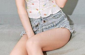 YouMi尤蜜荟 – 沈蜜桃的私拍长腿，谁能跟得上这种原图气场？