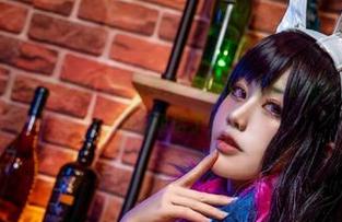 一笑芳香沁：少女和花的“灵魂相约”原图，真的太好笑了，花儿都想开口说话了！