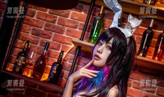 一笑芳香沁：少女和花的“灵魂相约”原图，真的太好笑了，花儿都想开口说话了！