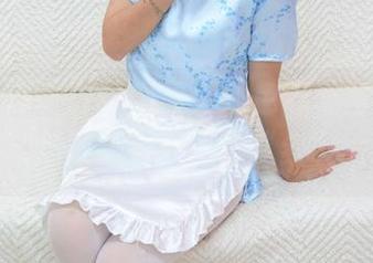 初夏女神 – 环环出镜，红色球服图集集结，不怕球场散场，就怕这“红”太持久！