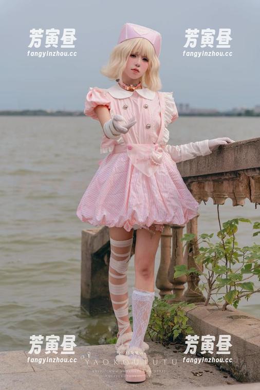 当咬一口兔娘变身浴缸女王：高清画像里的肌肤光感超赞！