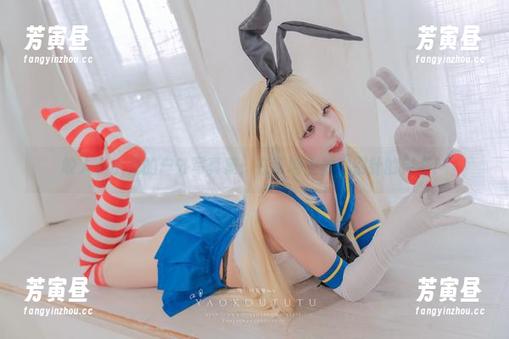 咬人小小兔的户外写真集：在草地上做个别针的传奇！