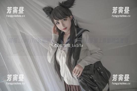 塔塔_Lo1iTa这组运动作品，难道是要把赤膊上阵的概念变得优雅起来？