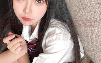 仓促打开大肉丸Amiee的油亮写真，注意：小心被反射！