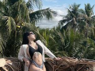 微密圈 – 宋昱欣的御姐魅惑合集，让你心中那点小骚动流出来，快下载！