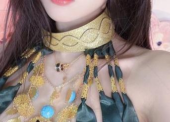 看！小小奶瓶儿的双马尾制服冲击力，原图别有一番滋味！