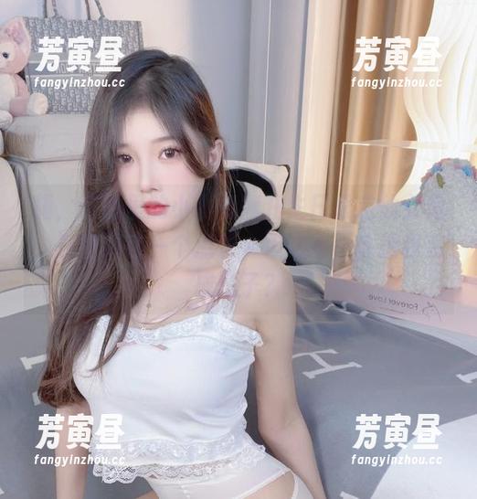 嗨，原图里的小小奶瓶儿生日限定仙女兔，真想给它一个点赞，但它会不会把我变成兔子？