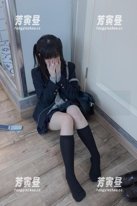 少女秩序 - 小葵出品的毛衣写真：为啥我也想穿这样的毛衣？