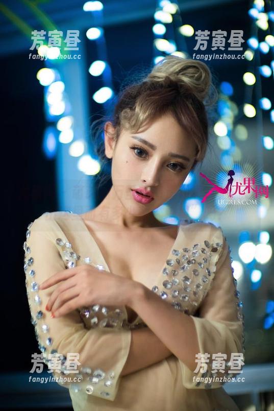 尤果网 - 萌萌的万圣节高清写真：你能认出这里面有多少种“糖果”吗？