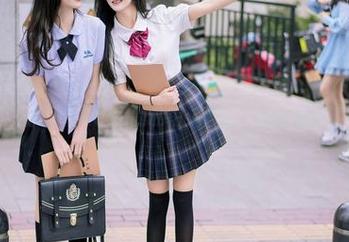 尤蜜荟 – 小海臀Rean的私拍：蕾丝，未来老公请排队！