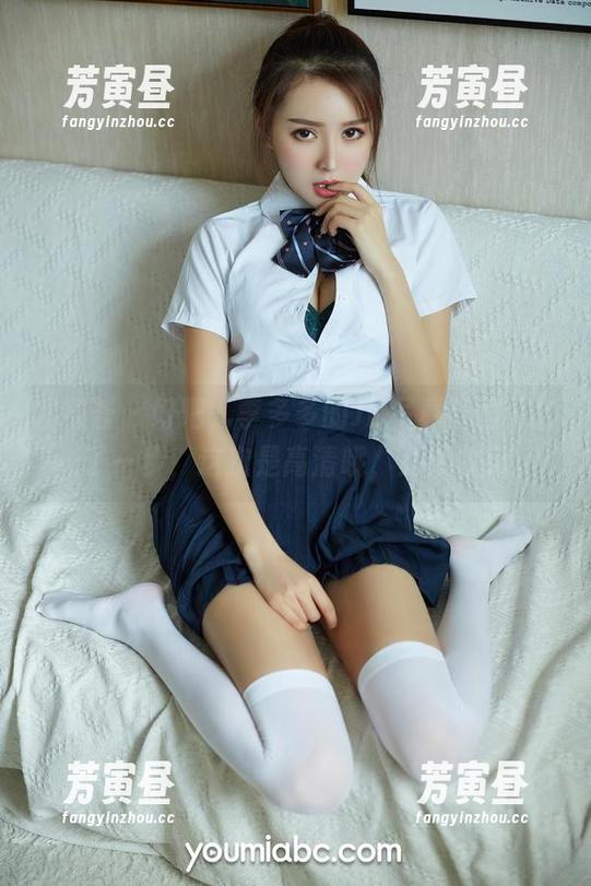 尤蜜荟 - 好吧，李多多的JK写真帝国又扩张了一步，这次是高清哦，必须收藏。