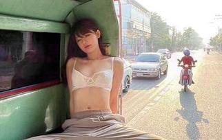 微密圈 – 就是阿朱啊的镂空写真集？我只想说，有点让人分心啊，哈哈。