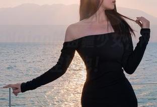 不看年年Nnian的苗疆少女，网盘永远空空如也！