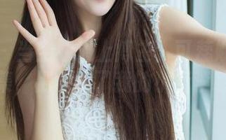 推女神 – 当空姐遇上博主：可蕊娜写真全集，别小看了我的小行李袋