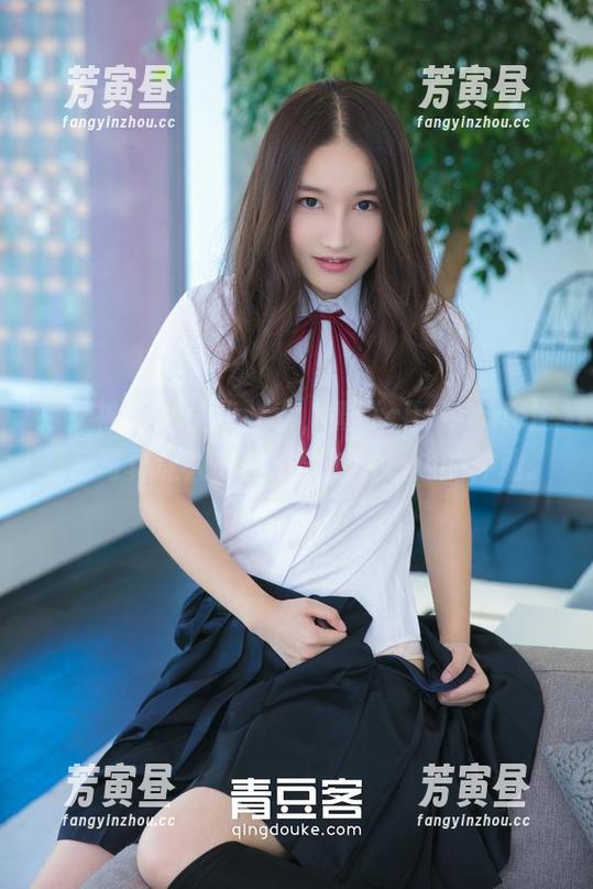 推女神 - 别怪我分享，黄可christine比基尼写真让人有种想要冲去海边的冲动。