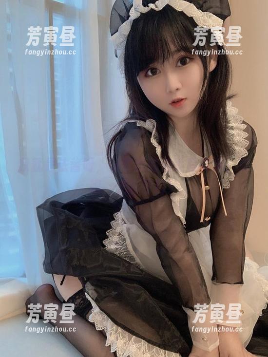 我就是依酱呀，分享我的油亮写真集，来吧，光彩夺目！