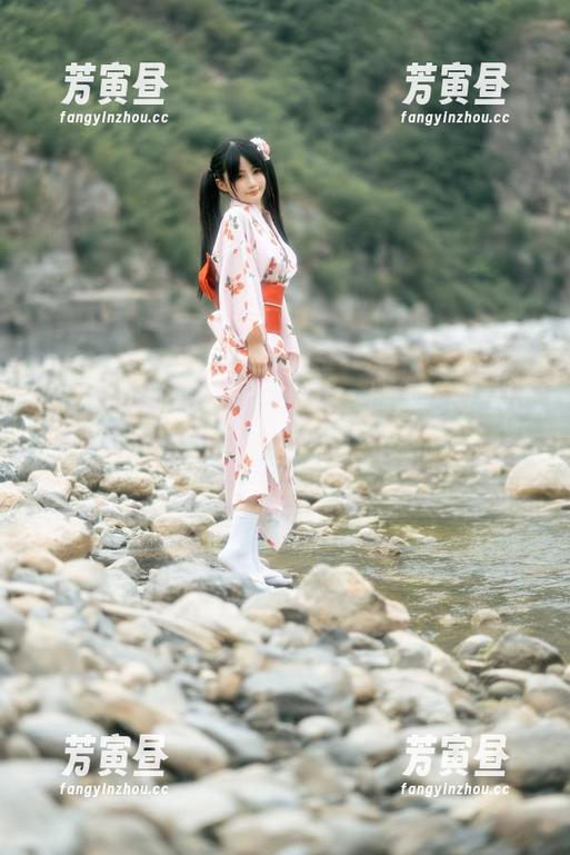 桜井宁宁的高清礼服合集，恍惚之间看出了人生真谛……喔，原来是礼服啊。