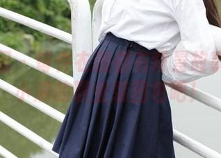 森萝财团 – 每件衣服都有背景故事？看看小满的职业装图包吧！
