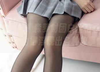 前方高能预警！森萝财团白丝格子裙图册，脑海里不由得浮现出各种故事情节。