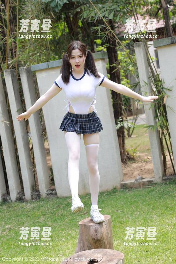 模范学院 - 精选徐cake的红裙特辑，时不时让人以为她是从仙女来送快递的！