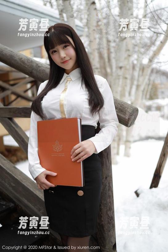 模范学院 - 最新作品集在这里！程程CC的棉袜搭配，谁能说这不令人好奇？