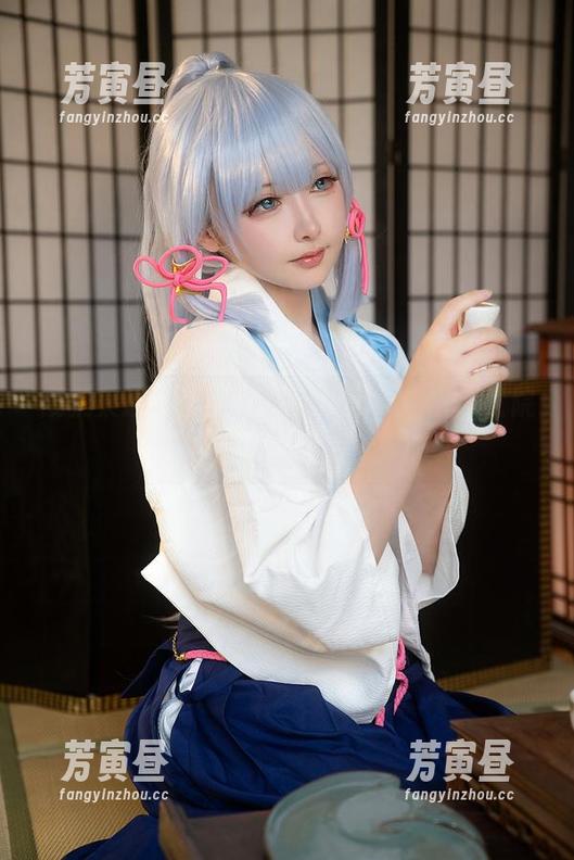 樱梨梨 樱梨梨这组美图坚持了什么,走出修女院的门儿了吗