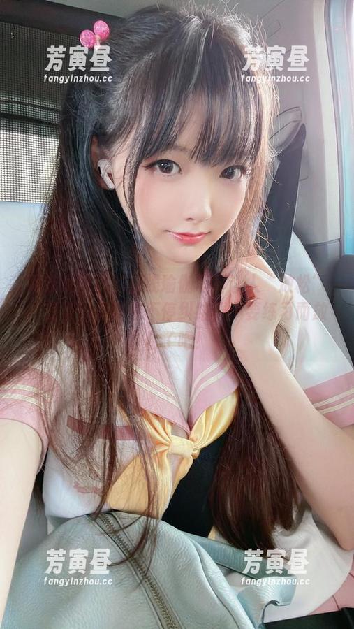 网友说樱群的在线瑜伽写真让人“放松”，我说，是我在不停纠结要不要练习而放松了吧！