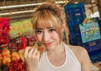 爱丝 – 你没见过的索菲泳衣资源，俱是在视线溜走的那一刻留给你