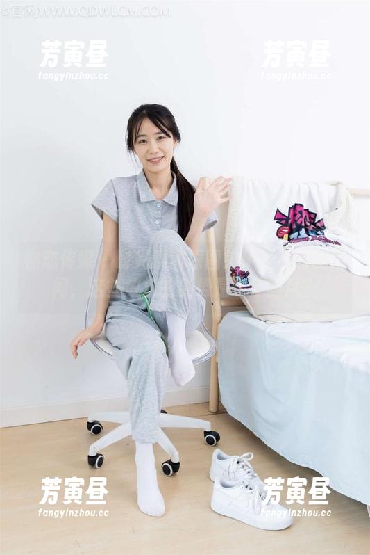 物恋传媒 - 时光洪流原图来了！小竹我想问，这些放松的姿势是哪年的风？