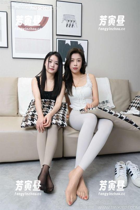 甜予摄影-齐齐 甜予摄影 - 齐齐在她的黑色全套里转身,图片里仿佛流动着某种不可思议的氛围。