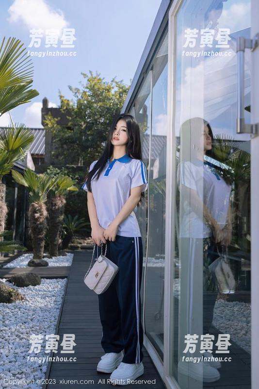 秀人网 - 想仿效七七kiko？女友的样子在图册里摆得明明白白！