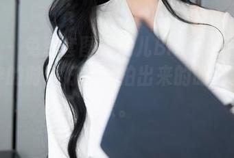 秀人网 – 免费套图—妮儿Bluelabel的棉袜，穿的时候好软，拍出来的时候却小紧张。