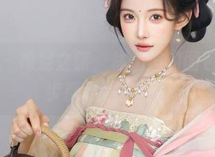 秀人网 – 裸足之旅，林煊煊的图包，每一步都像是在画画